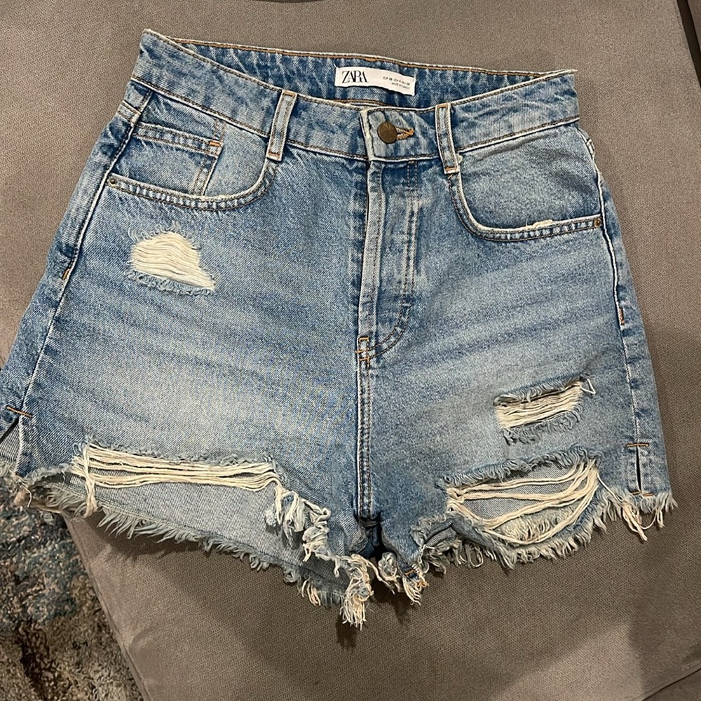 Zara high rise jean shorts - Picture 2 of 14